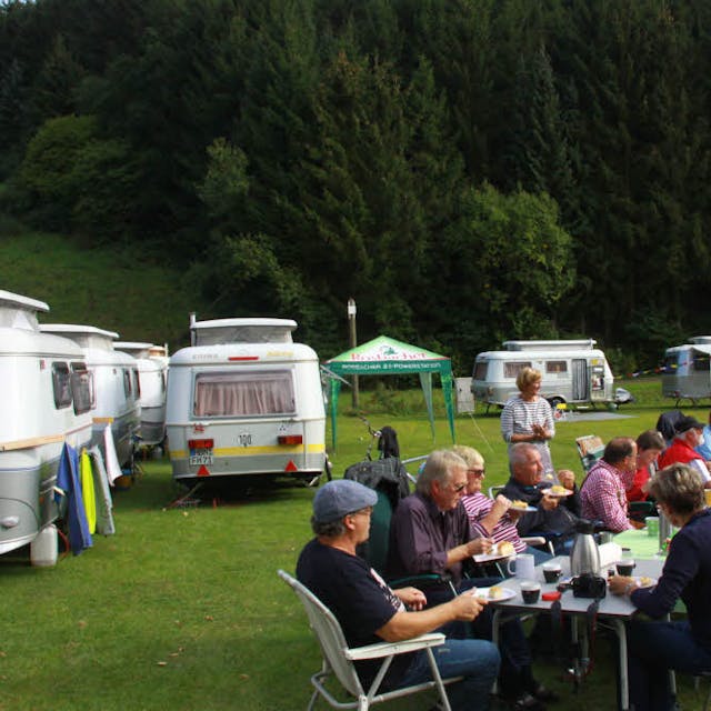 Urgemütlich kann es im Freilinger Eifel-Camp werden, wenn sich dort beispielsweise stolze Besitzer von Eriba-Caravans treffen.