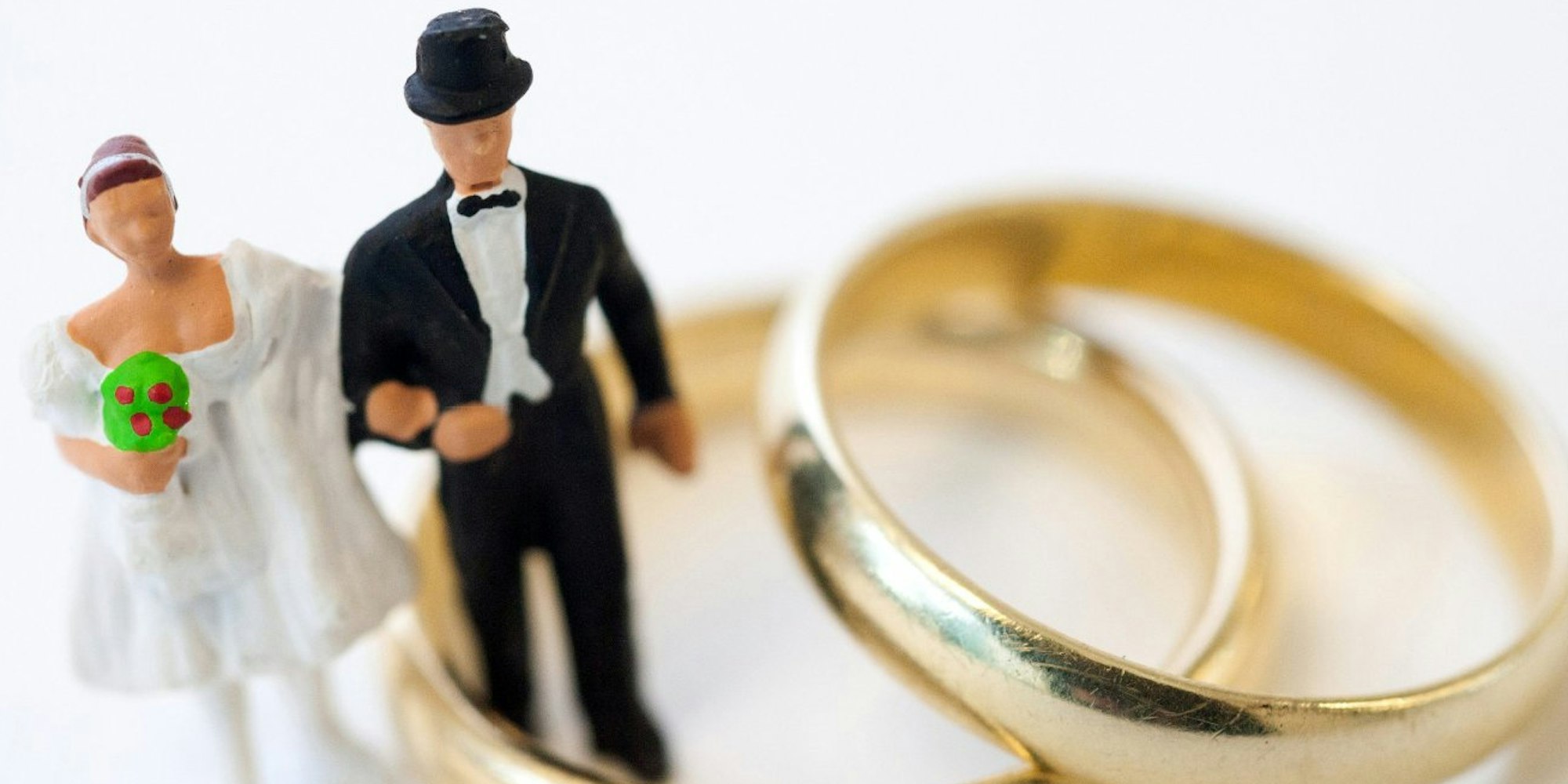 Nach der Hochzeit kommt die Scheidung. Einen Teil der Kosten für die Trennung können sich Paare vom Finanzamt zurückholen. Wer mehr absetzen will, muss klagen.