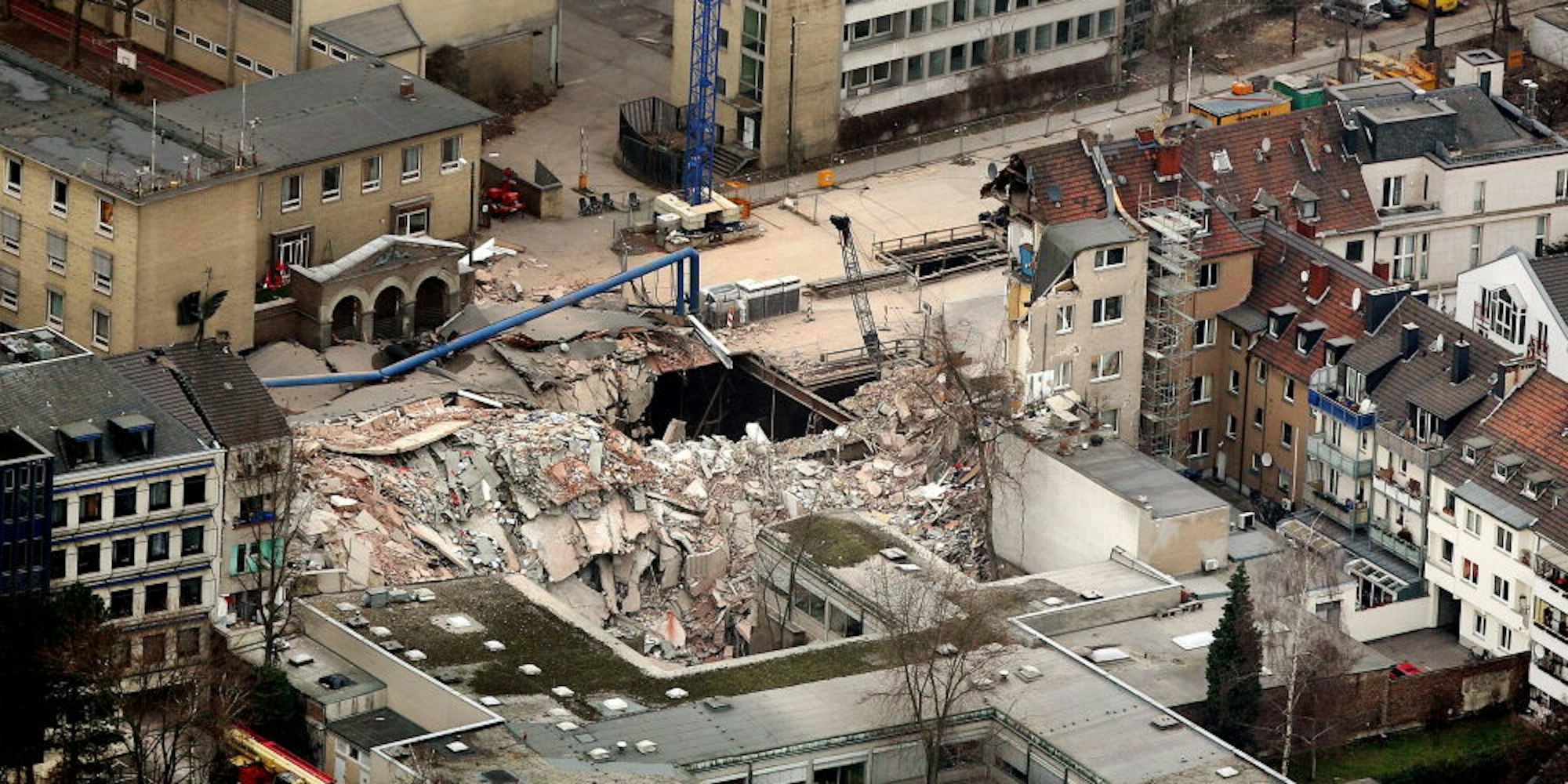 Eine klaffende Wunde im Zentrum der Stadt: die Einsturzstelle des Stadtarchivs am 3. März 2009.