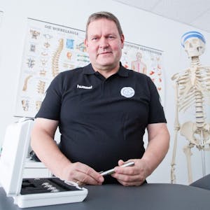 Harald Brudermanns hat sich die Naturheilpraxis aufgebaut, seit Juli gehört er zum medizinischen Team des VfL.