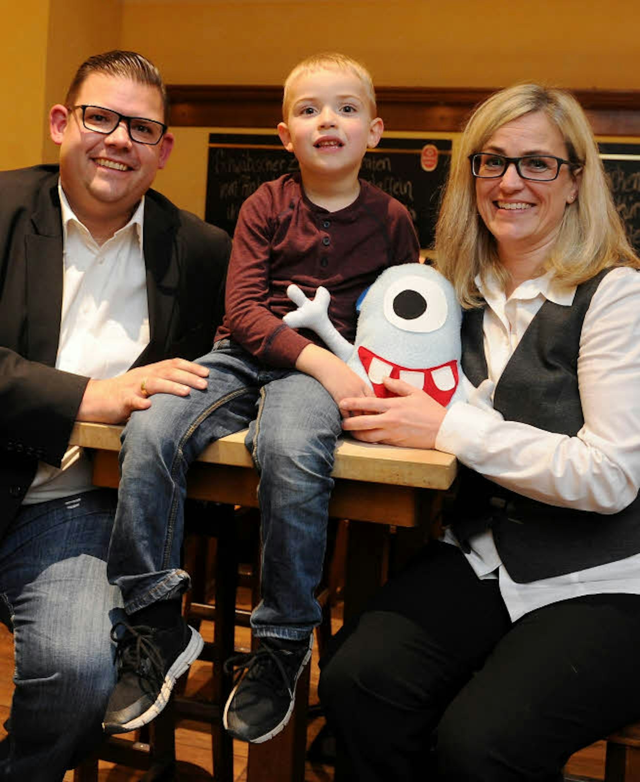 Kindheitswunsch erfüllt: Andreas Bulich – mit Ehefrau Angela und Sohn Christopher (5) – wird Bauer.
