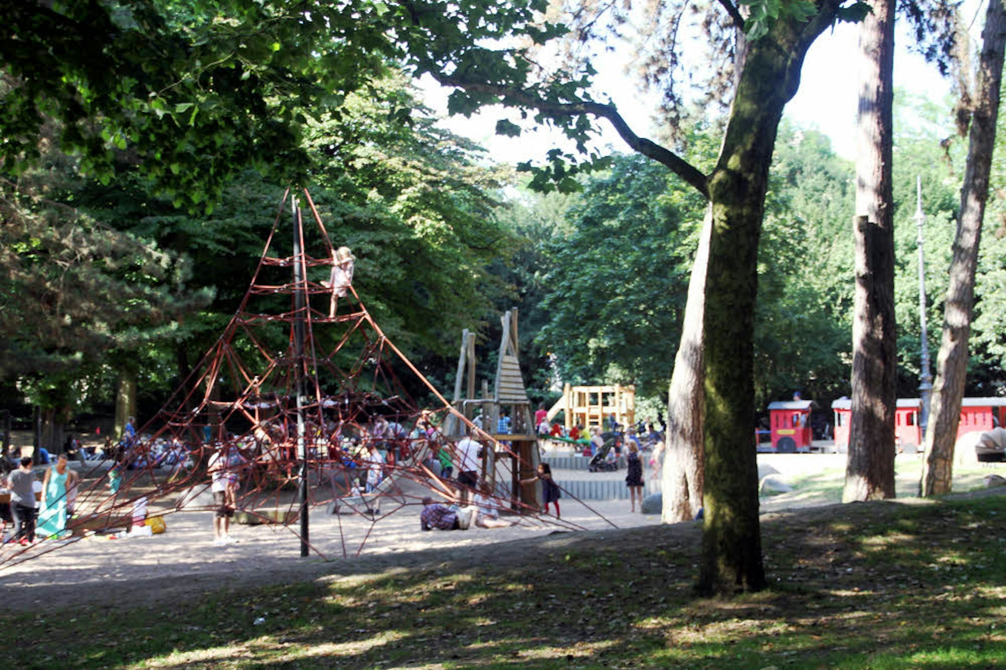 Der Spielplatz im Volksgarten.