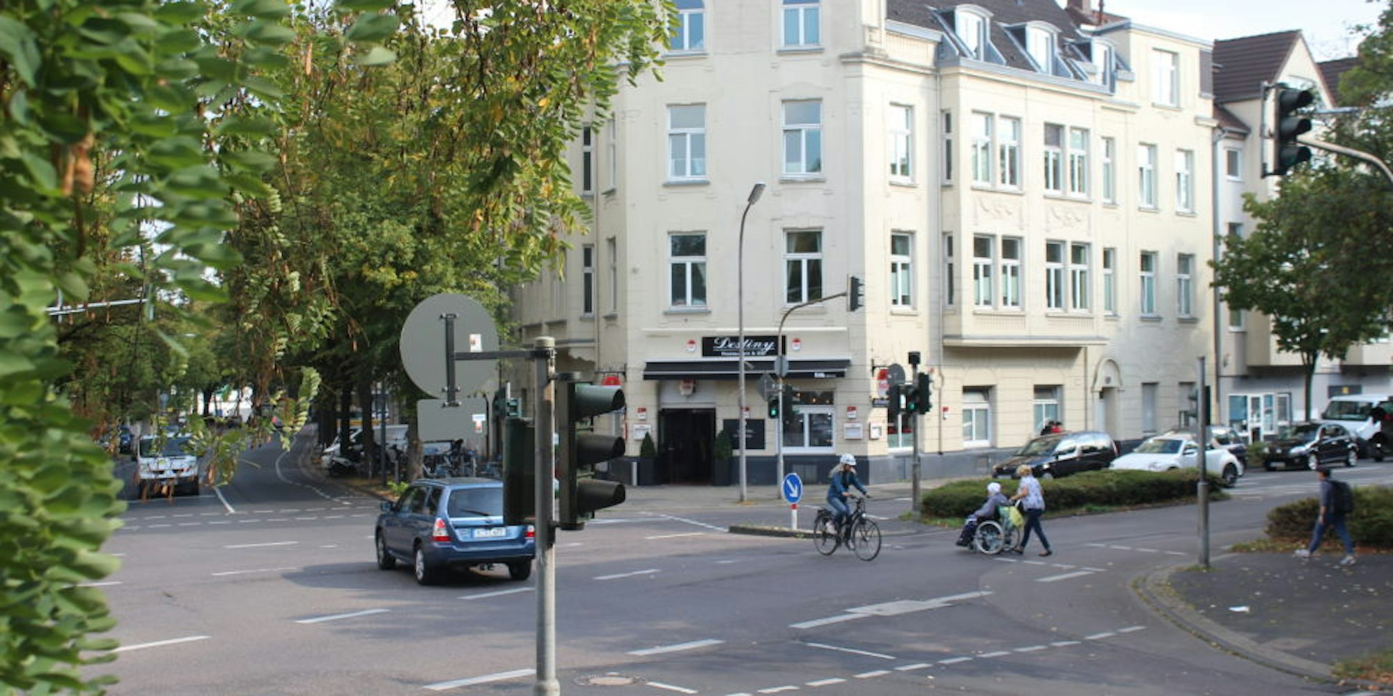 Die Kreuzung Merheimer-, Friedrich-Karl-, Nibelungenstraße soll umgebaut werden.