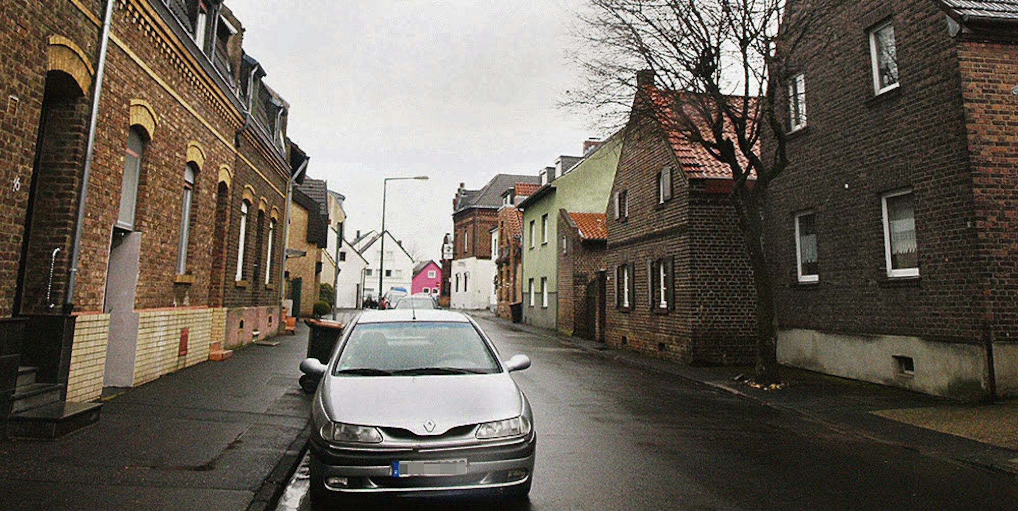 In Lövenich prägen kleine Backsteinhäuschen das Ortsbild.