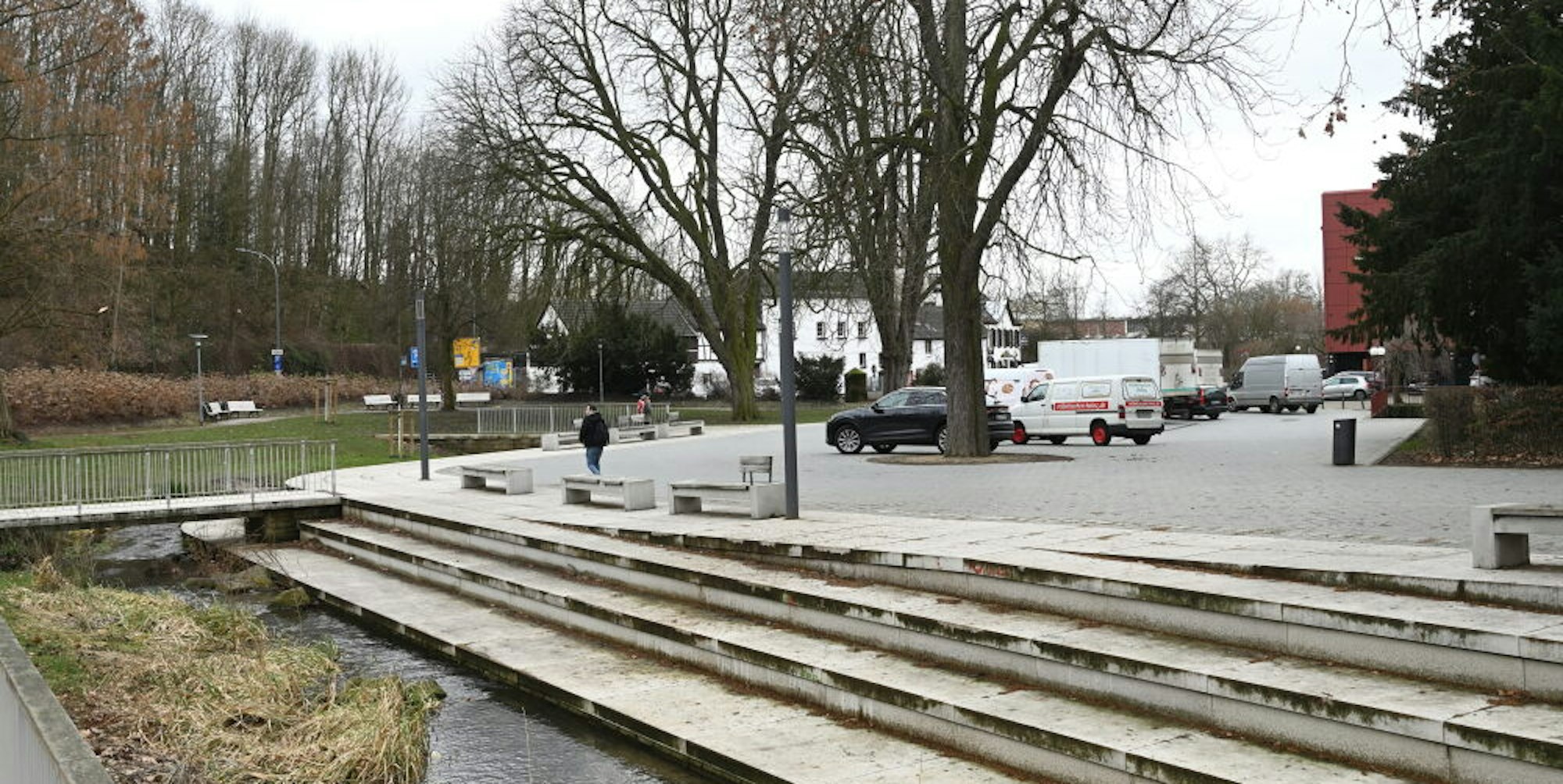 Der Forumpark in der Stadtmitte: Auch ein Wassertretbecken ist nicht möglich.