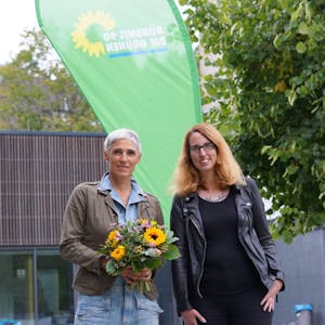 Gewählt: Bernadette Reinery-Hausmann (l.) folgt als Kreissprecherin der Grünen auf Sabine Grützmacher.