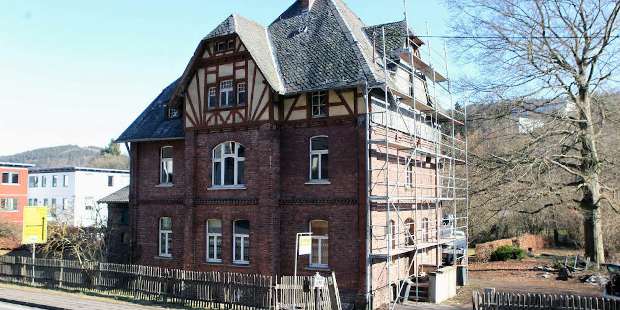 Die ins Auge fallende Wigger-Villa samt ehemaligem Wirtschaftsgebäude steht seit 1988 unter Denkmalschutz.
