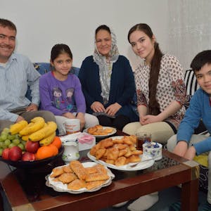 Ekhlas Hosseini und seine Familie sind sehr dankbar für die Unterstützung von Nachbarn und Freunden.