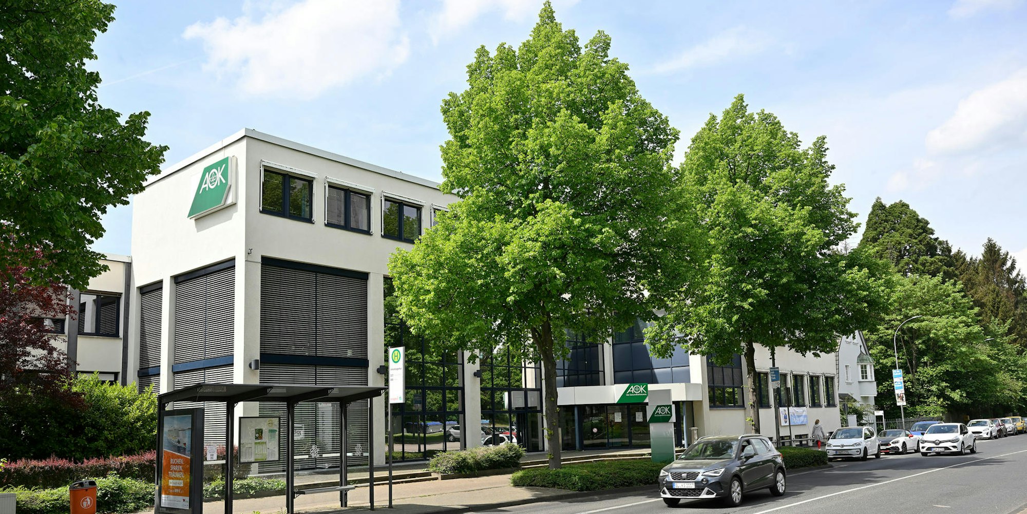 Das Verwaltungsgebäude der AOK an der Bensberger Straße ist laut Stadtverwaltung Ende 2023 nutzbar und ist im Gespräch als Standort für das neue Stadthaus.
