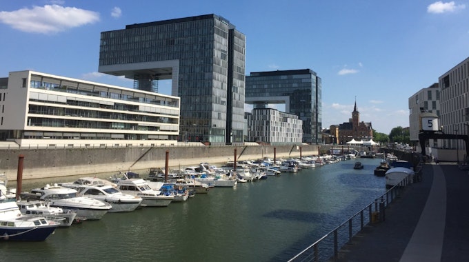 Der Rheinauhafen in Köln eignet sich perfekt für einen Spaziergang.