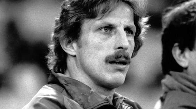 Christoph Daum musste den FC während der WM 1990 verlassen.