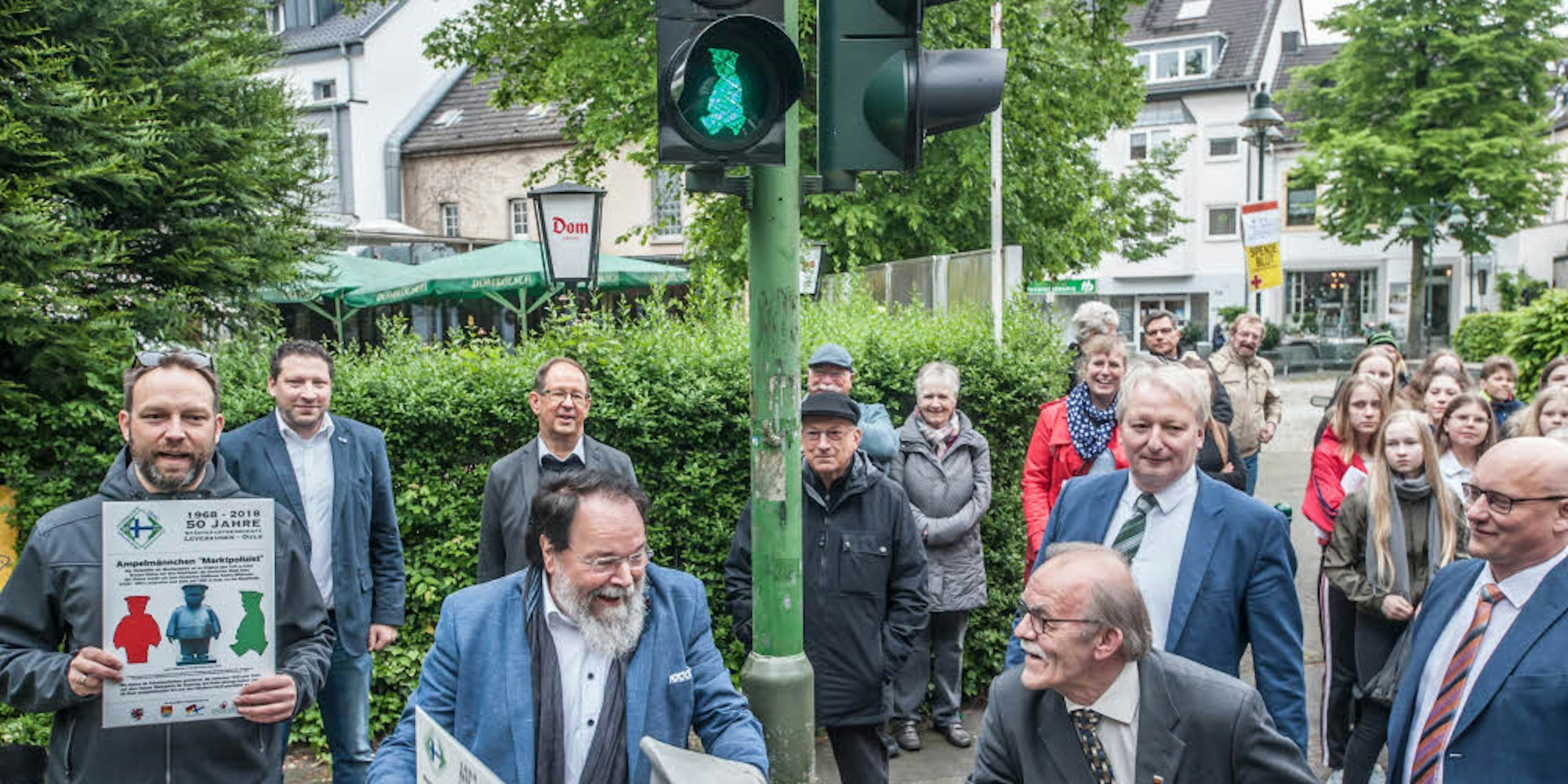 Zur Feier der 50-jährigen Städtepartnerschaft zwischen Leverkusen und Oulu wurde das besondere Ampelmännchen eingeweiht.