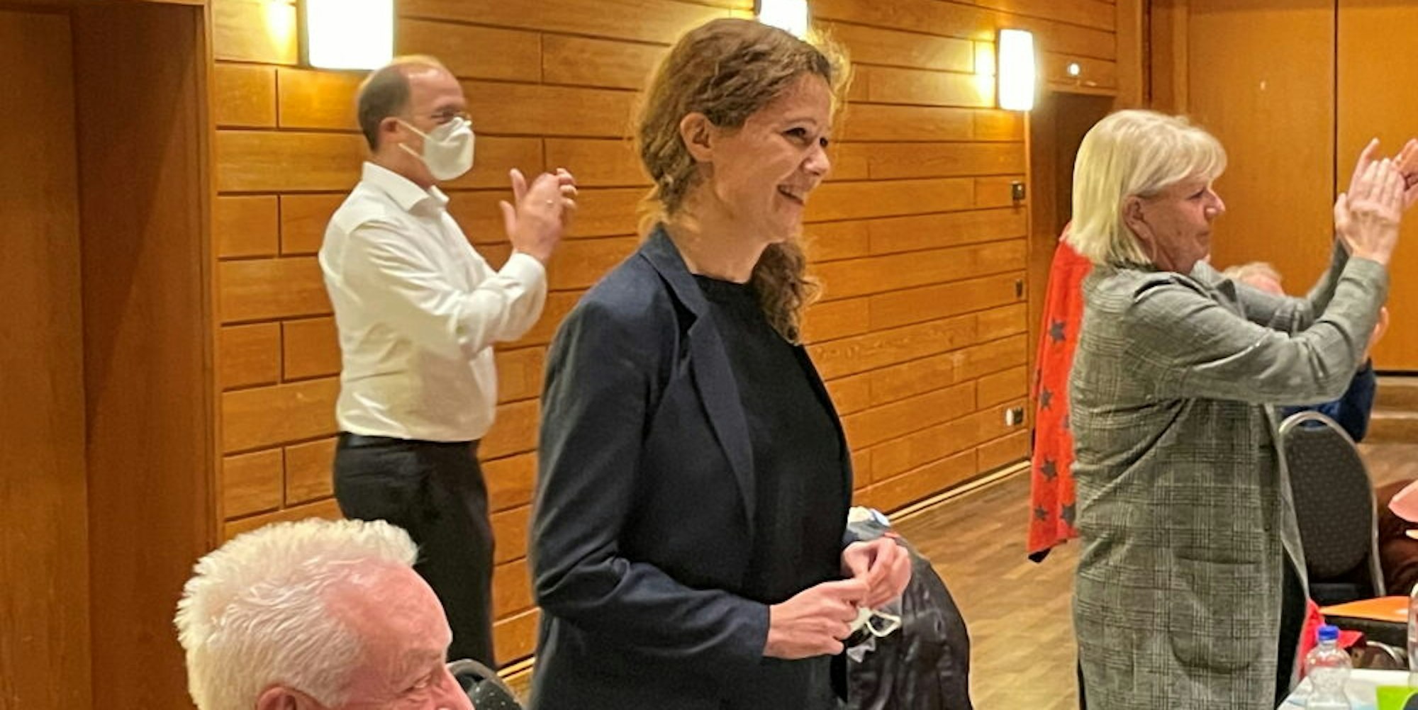 Kirsten Wildschrey-Just beerbt Helmut Paul als Vorsitzende der CDU Bergheim. 