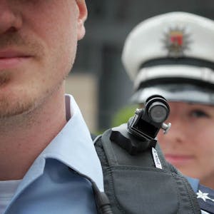 Ab Mitte September tragen Streifenbeamte in Rhein-Erft-Kreis Bodycams.