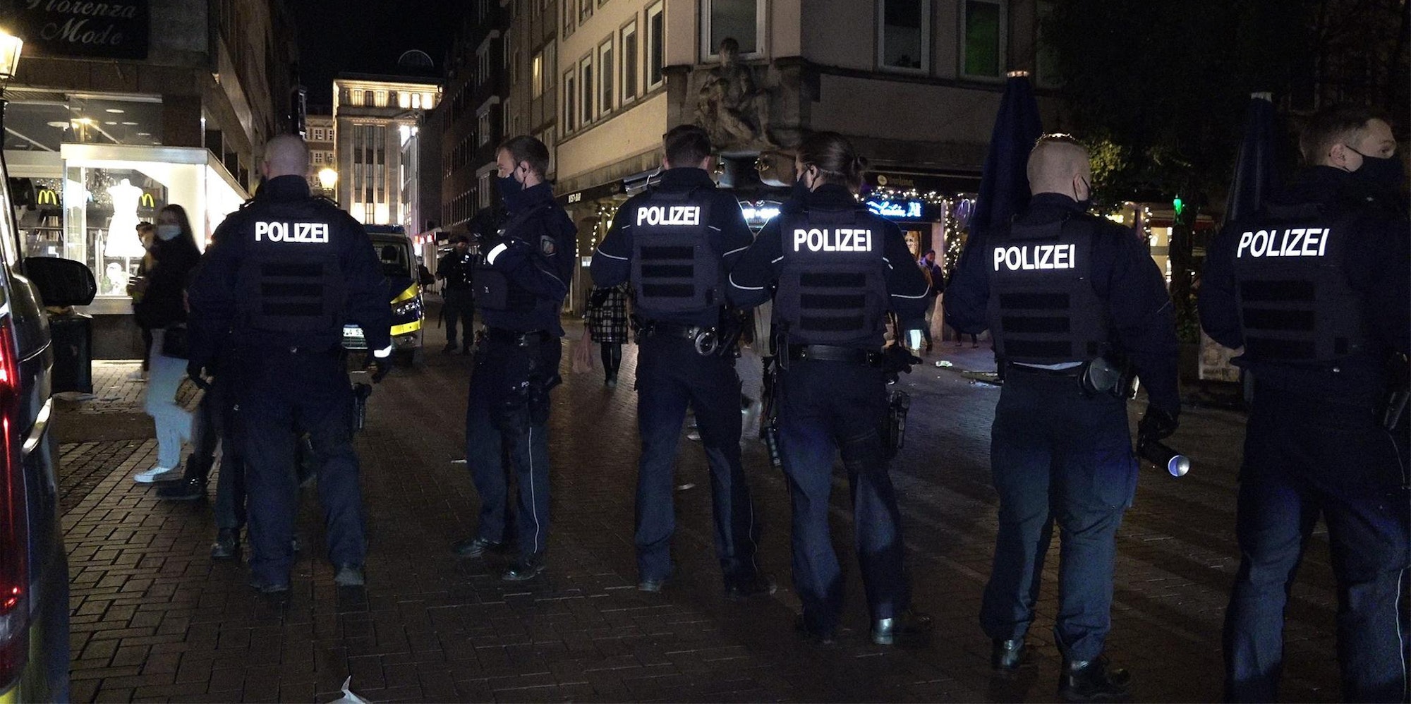 Polizei Düsseldorf attackiert (1)