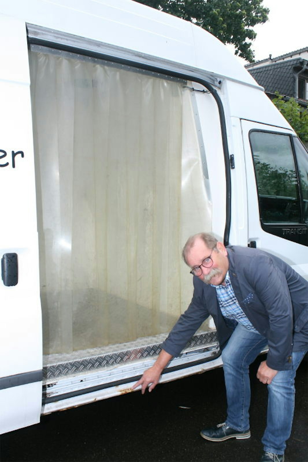 Der rostende Kühlwagen bereitet Wolfgang Weilerswist Sorgen.