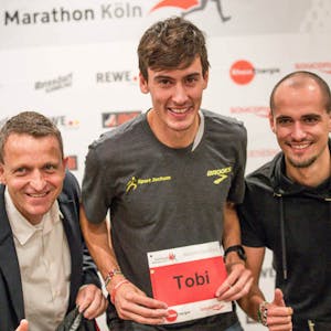 Tobias Blum (Mitte) setzte sich bei seinem Marathon-Debüt gegen die Konkurrenz durch.