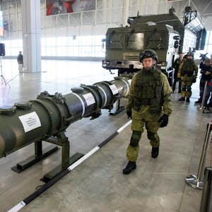 Russland Atomwaffen Symbol DPA 140422