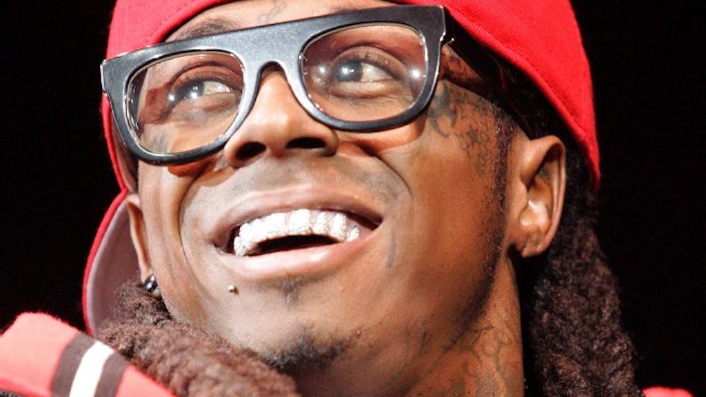 Da geht Lil Wayne bestimmt gerne zu Zahnarzt. Dank einer Behandlung hat er eine Monat Haftaufschub bekommen.
