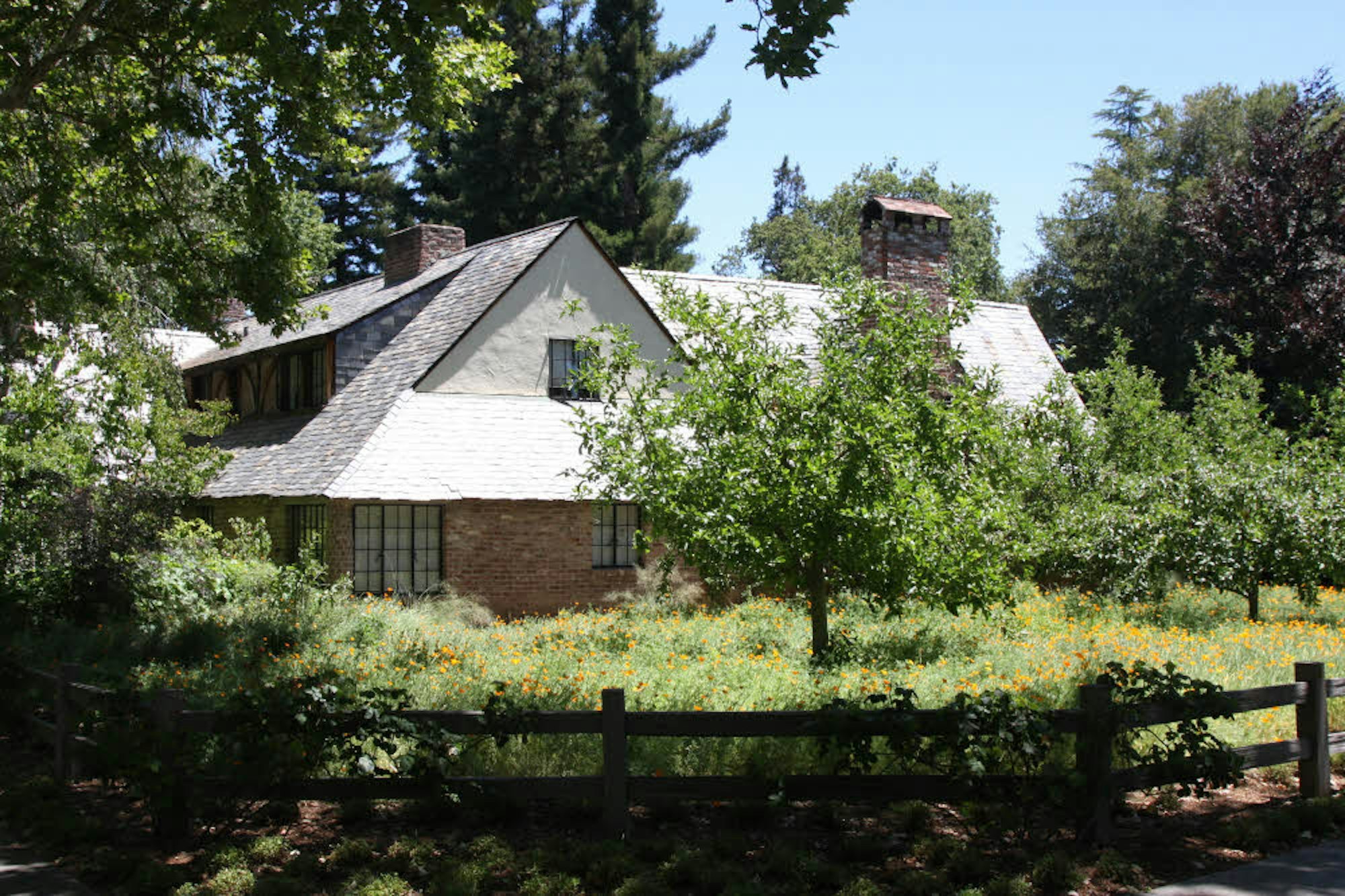 Das Haus in Palo Alto, in dem Jobs bis zuletzt lebte. Seine Frau wohnt noch heute dort.