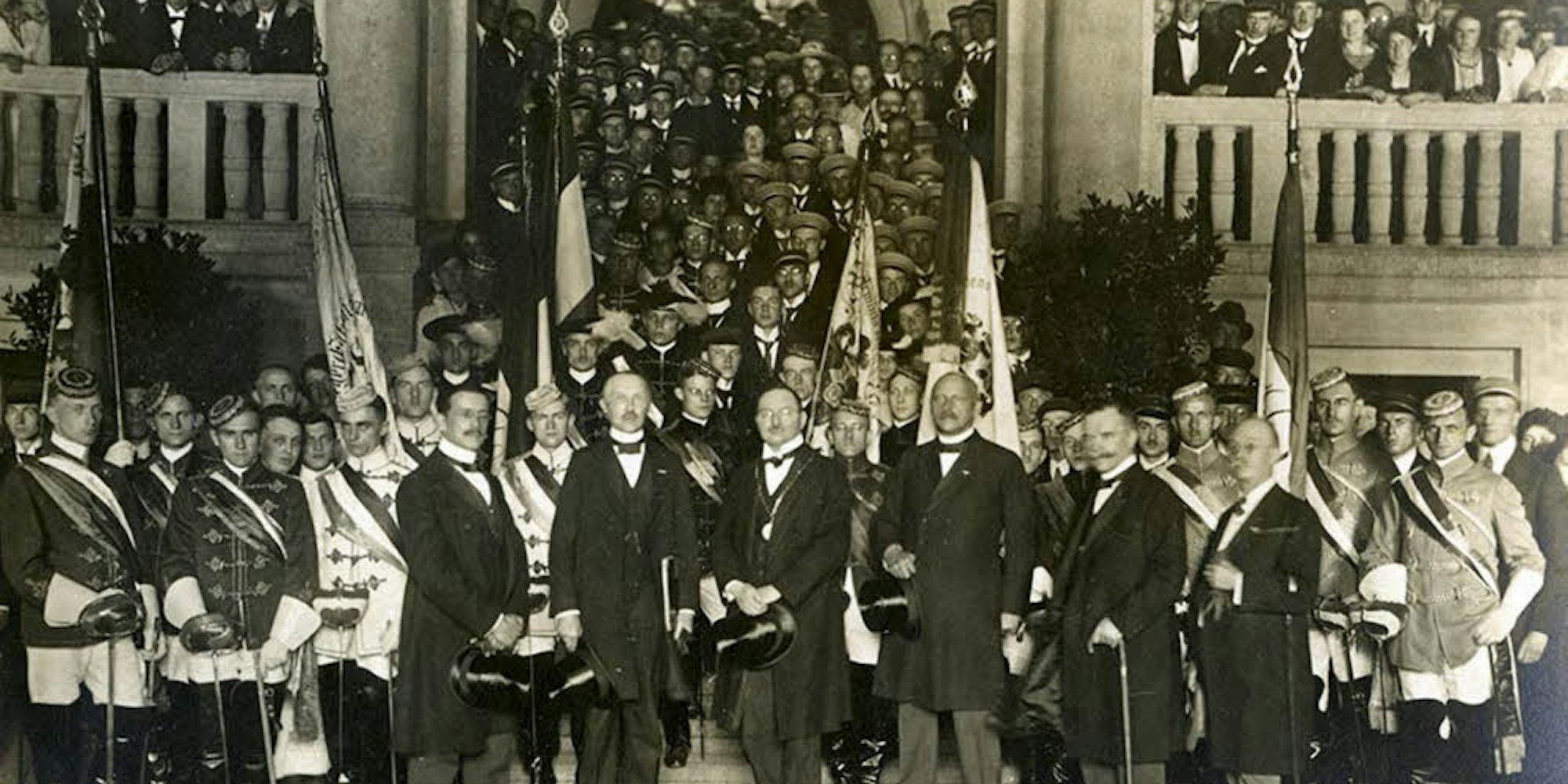 Kölns früherer Oberbürgermeister Konrad Adenauer – hier bei der Eröffnung der Universität im Jahr 1919 – forderte 1927 die Rückgabe der deutschen Kolonien.