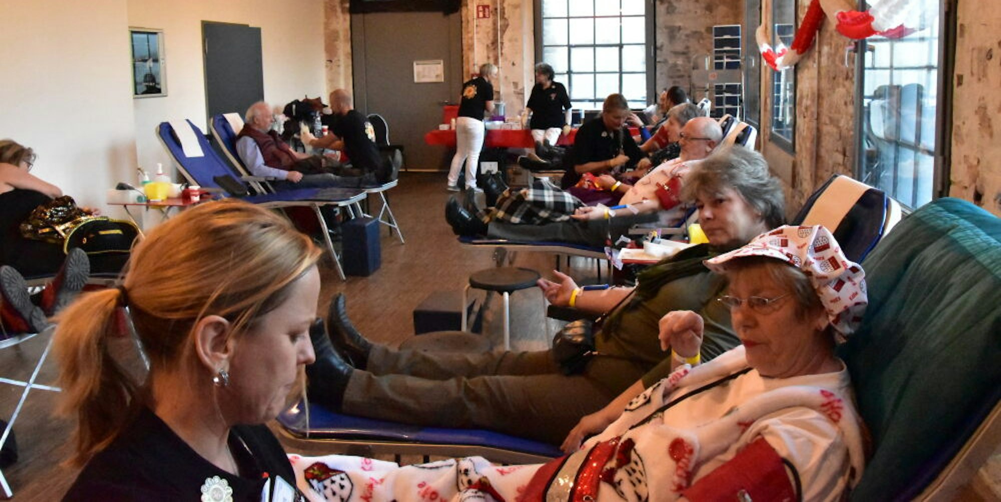 210 Spenderinnen und Spender kamen im Februar 2020 zur „Närrischen Blutspende“ in die Halle Kabelmetal.