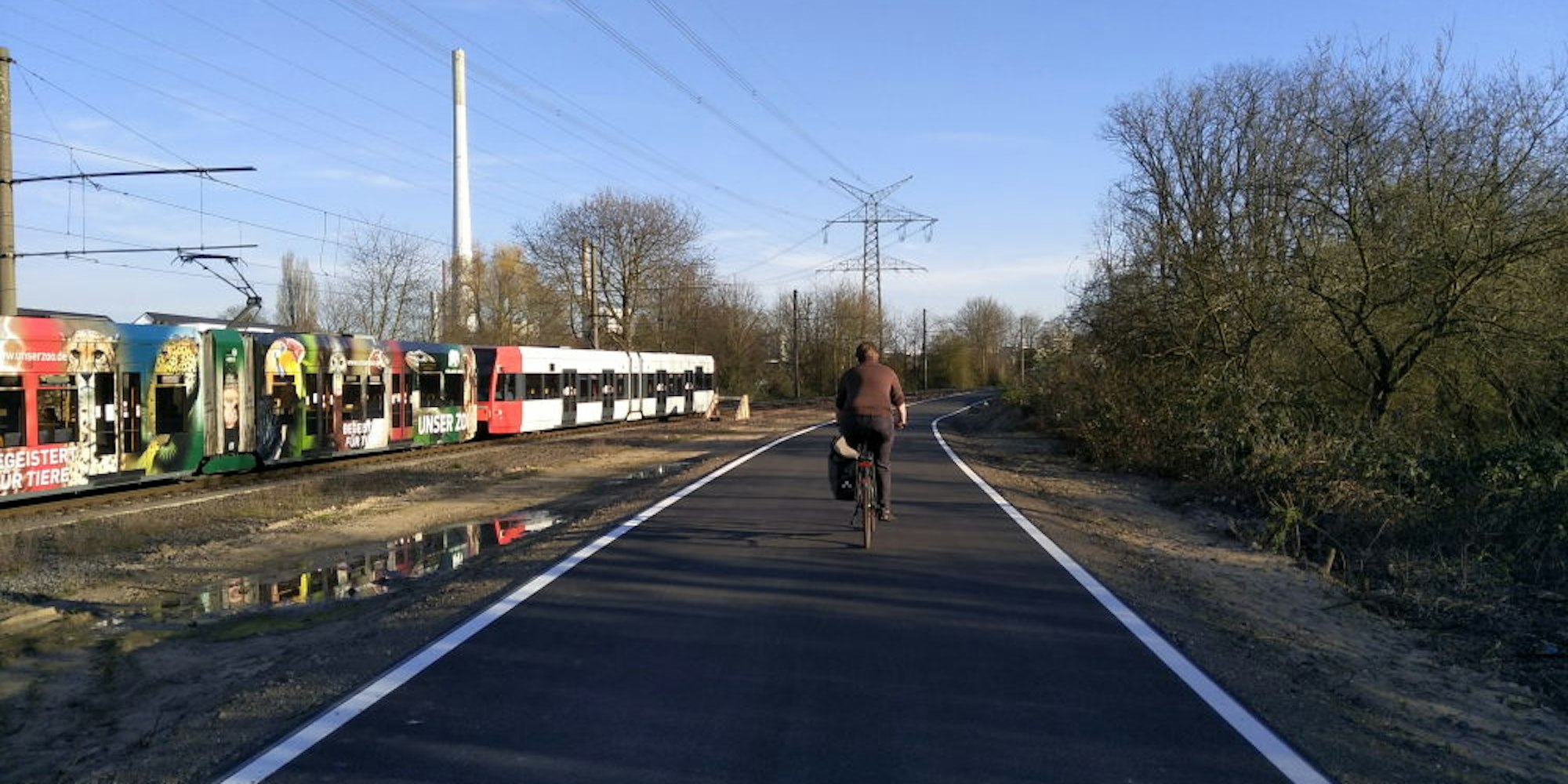Neue Verbindung in Merkenich: Erstmals in Köln wurde auf einem früheren Güterzuggleis ein Fuß- und Radweg gebaut.