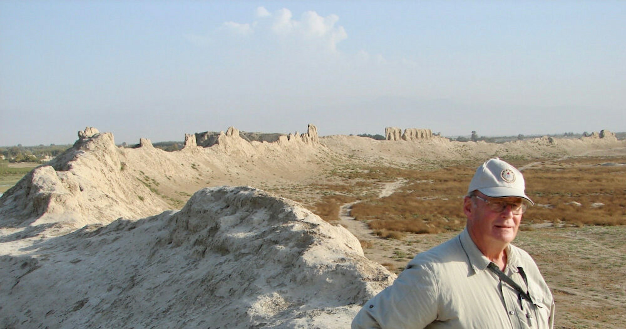 Die antike Stadtmauer der mehr als 2500 Jahre alten Stadt Balkh in Nordafghanistan hat Ludwig Grunwald auch besucht.