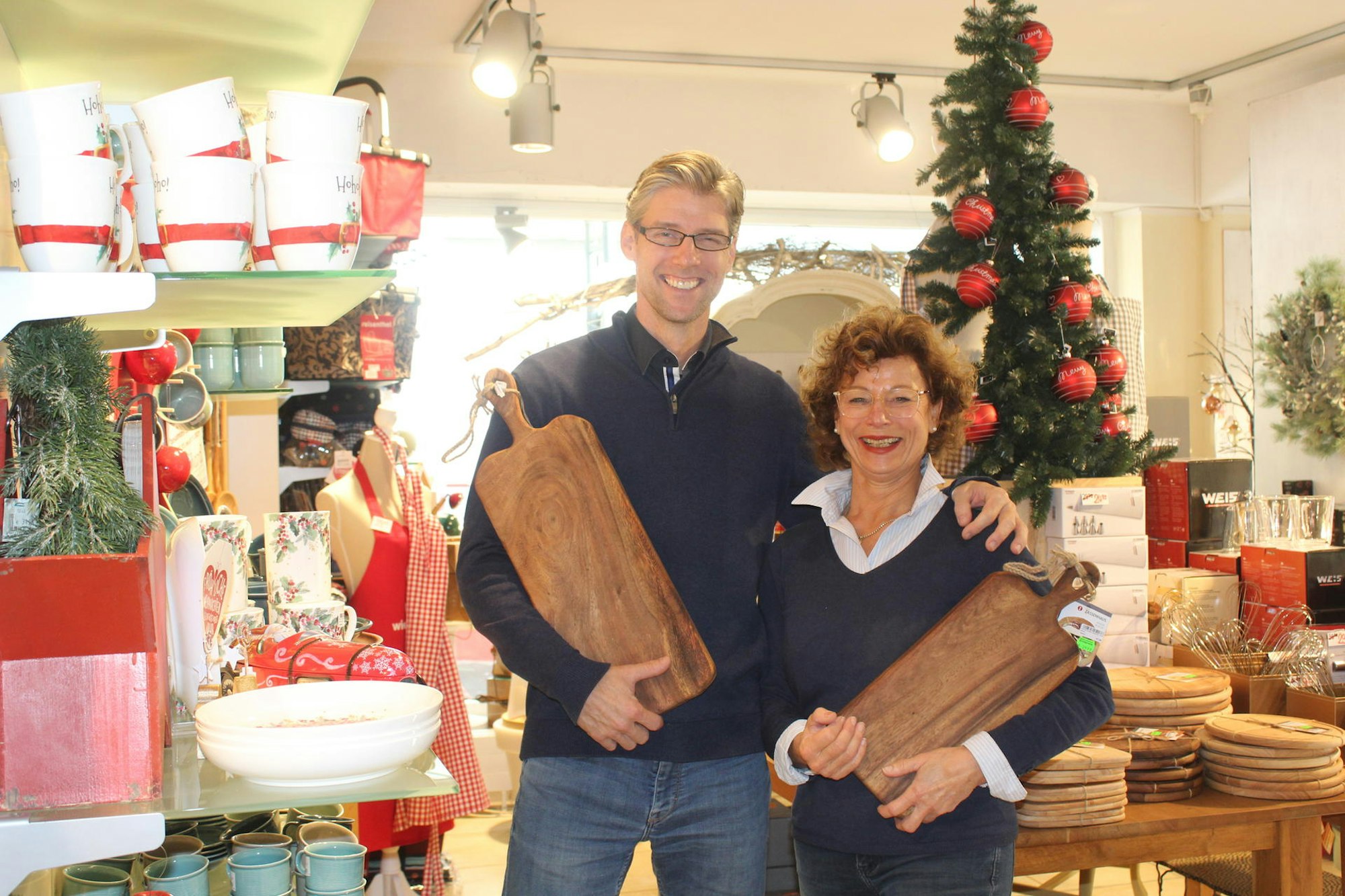 Thomas und Ulla Engelhard schließen ihr Geschäft in der Bergheimer Fußgängerzone.