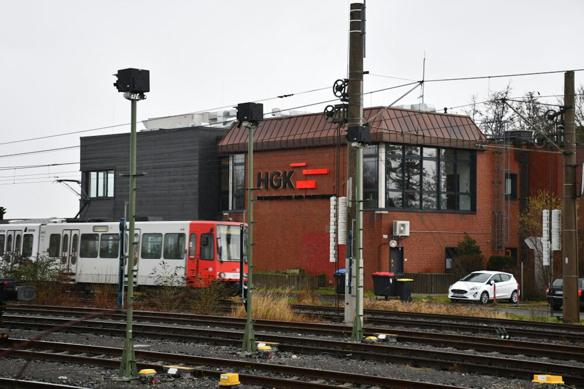 Durch den Anbau wurde die Fläche in der HGK-Netzleitzentrale im Stellwerk Kendenich verdoppelt.