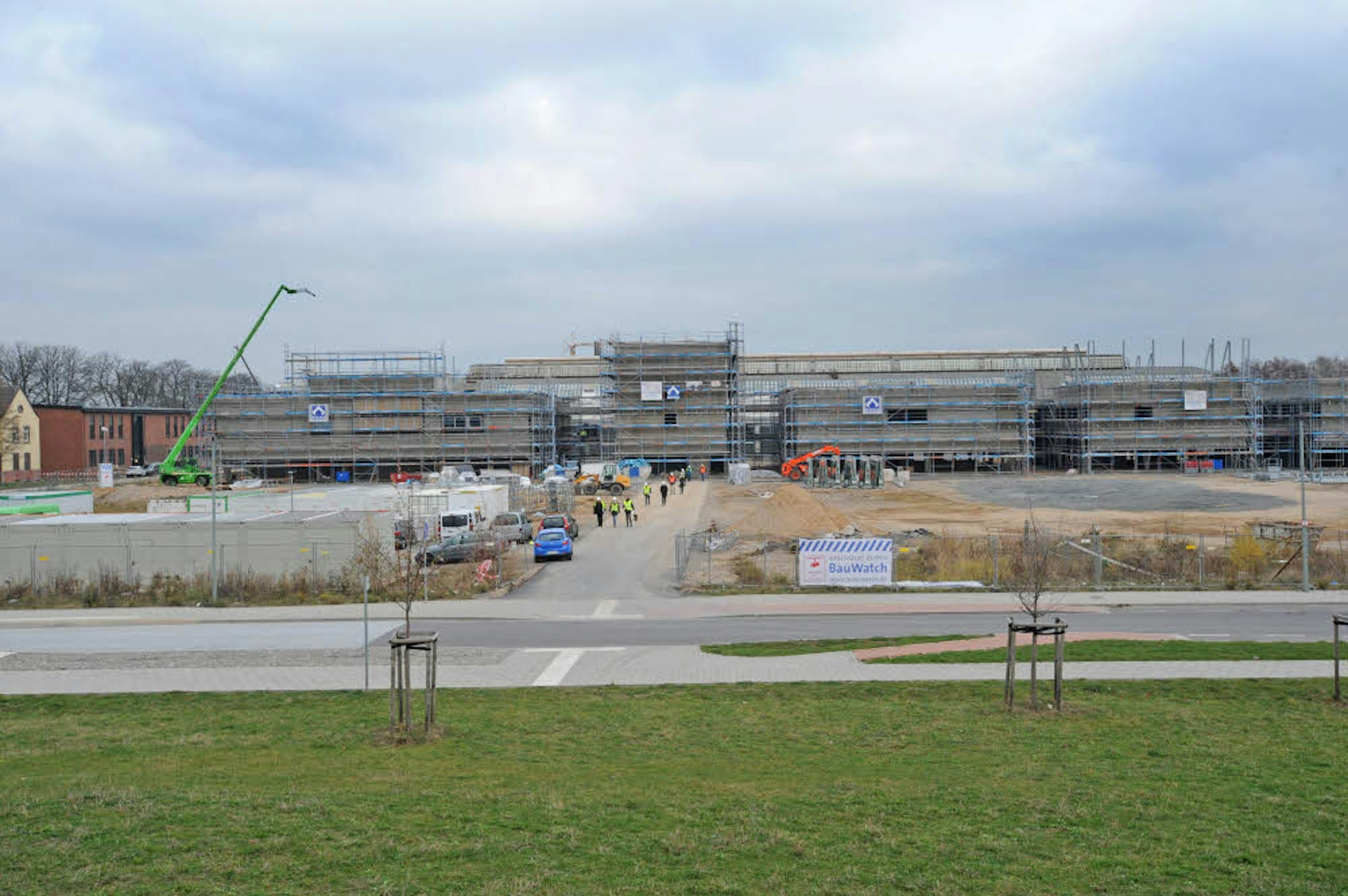 In fünf Gebäuderiegel ist der TH-Neubau in der Neuen Bahnstadt Opladen gegliedert, der im Frühjahr 2020 bezugsfertig sein soll.