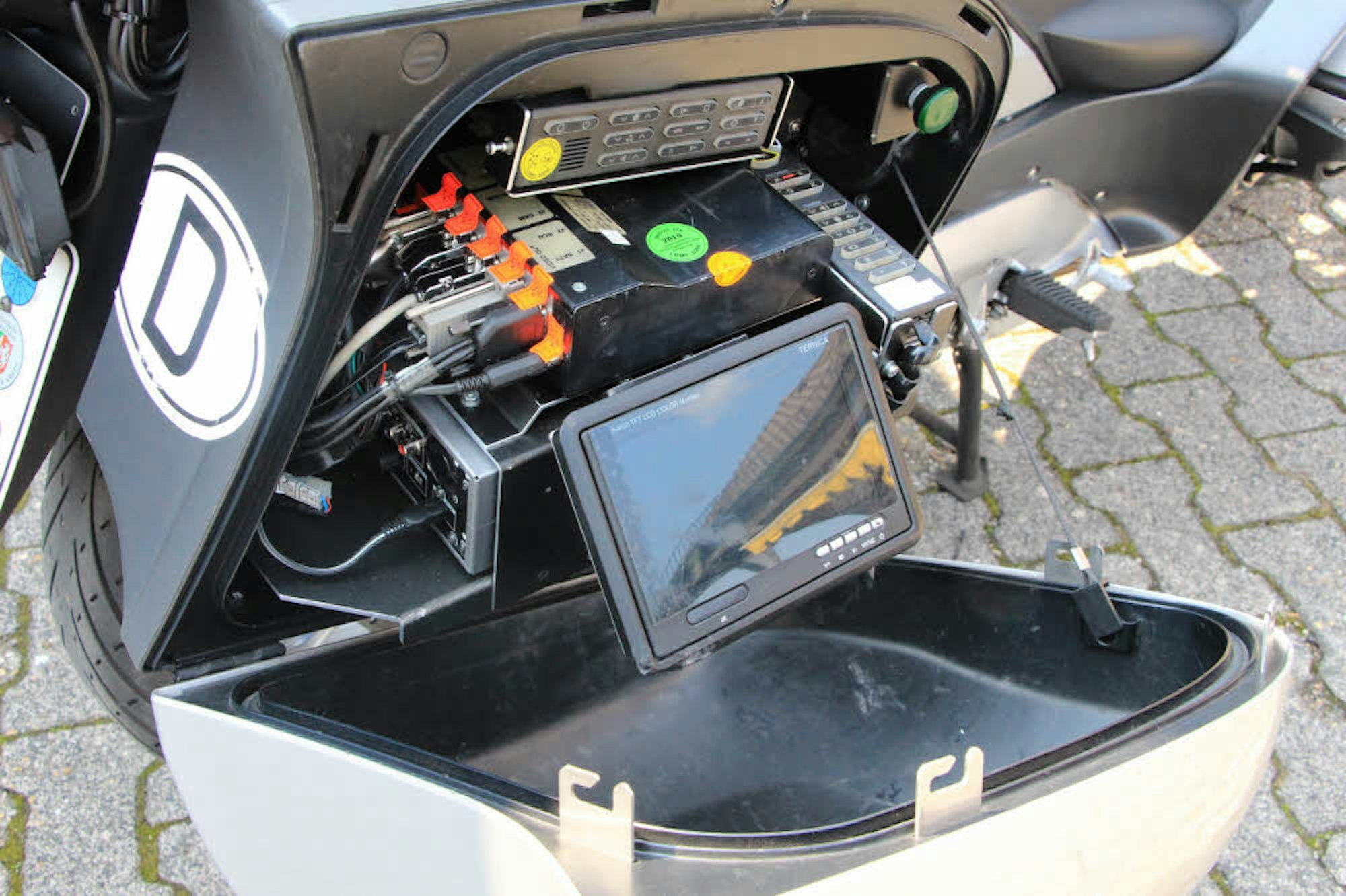 In Gepäckkoffer des Motorrades ist die Messtechnik platziert.