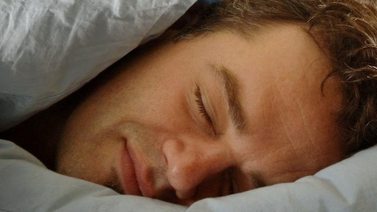 Ein gesunder Schlaf ist wichtig für das Wohlbefinden, die Gedächtnisleistrung und die Konzentration.