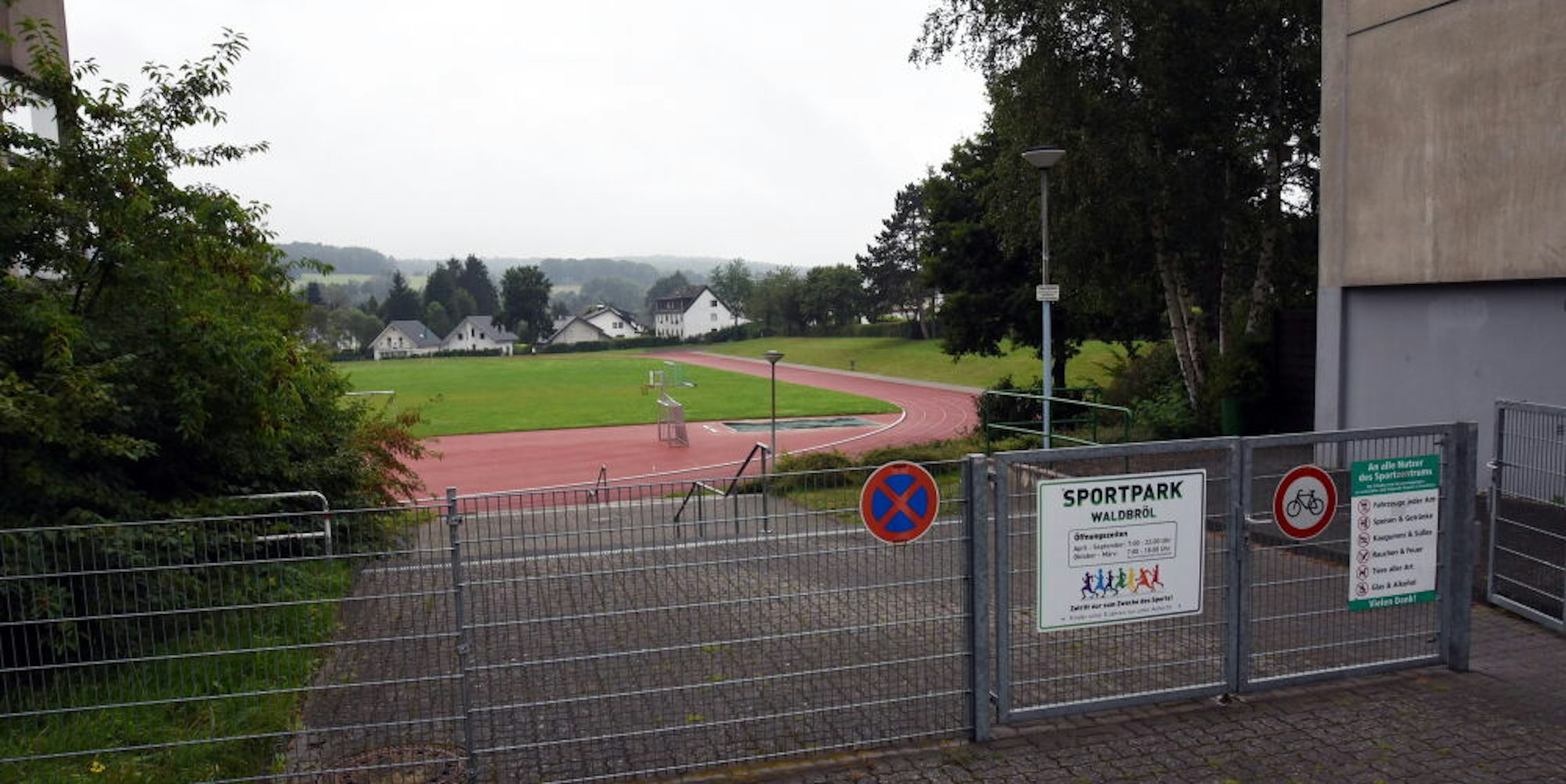 Allein für die Sanierung des Sportparks in Waldbröl gibt es aus dem Förderprogramm des Landes 640 000 Euro.