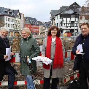 Gründeten die Initiative Neugestaltung der Kernstadt: Bürgerin Martina Frenzel (2.v.r.) und der SPD-Ortsverein, hier vertreten durch (v.l.) Rainer Waasem, Brigitte Fuchs und Michael Fulde.