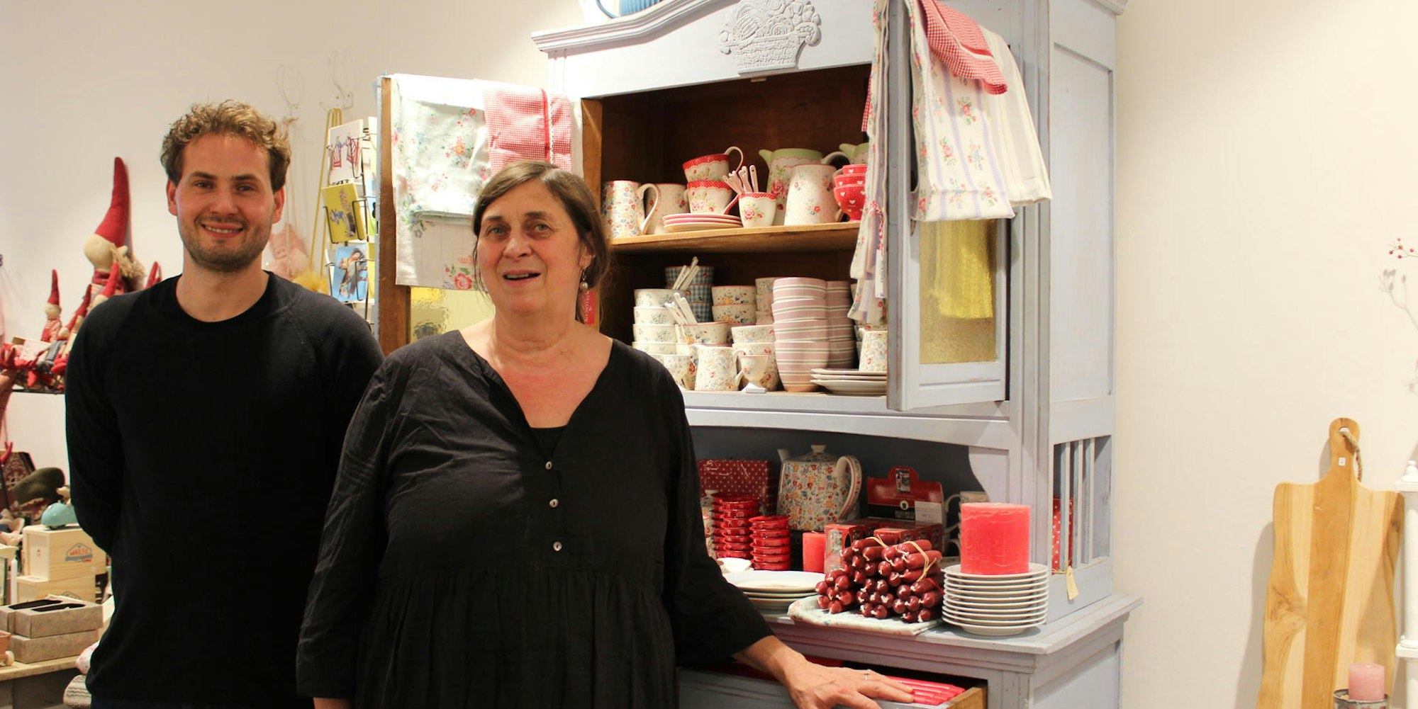 Bettina Kempe und ihr Sohn Moritz haben den neuen Laden in Brühl liebevoll eingerichtet.