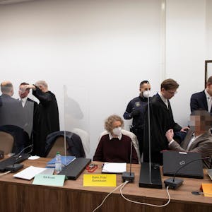 Drach Prozess im Gericht