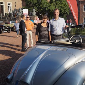 Sieht fast aus wie ein VW-Käfer, ist aber keiner: Christoph Schultz und Ehefrau Petra Ruck-Schultz fahren einen Volkswagen Hebmüller C.