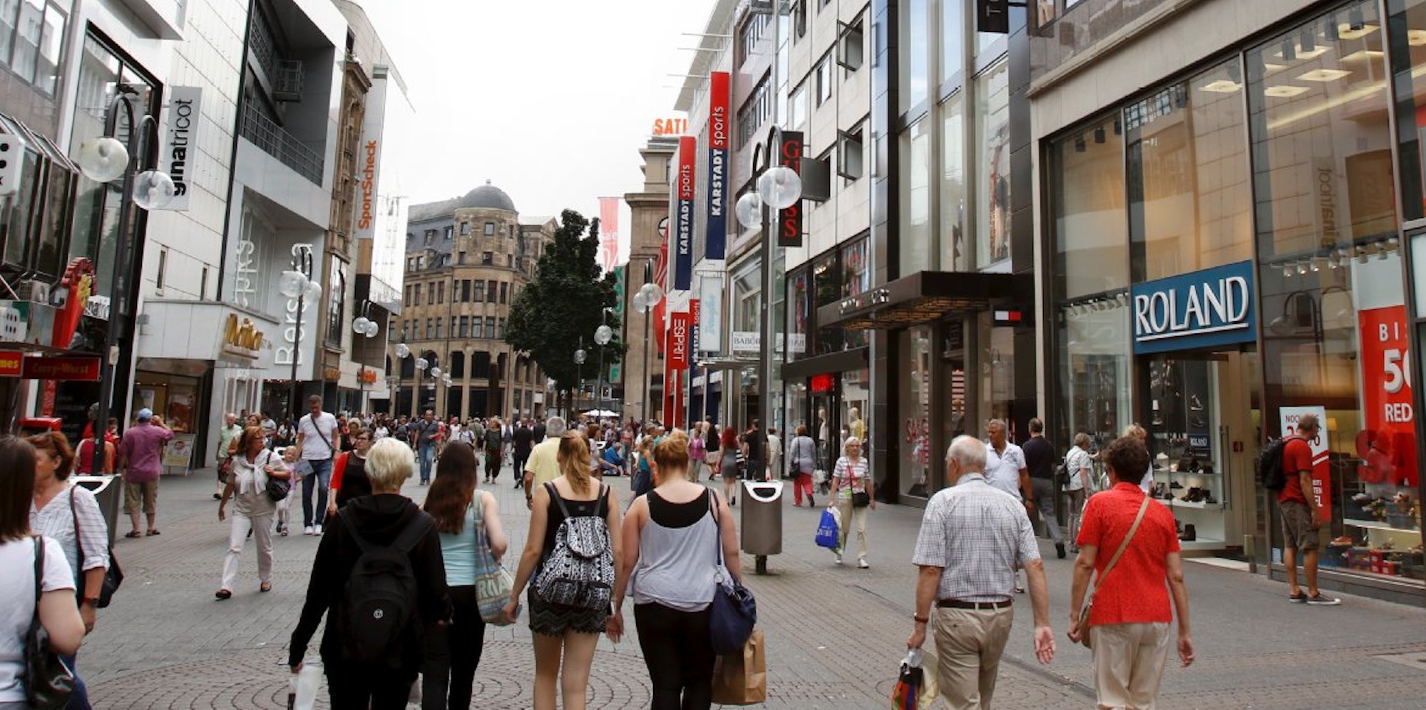 Die Kölner Schildergasse - eine der Top-Einkaufsmeilen in Deutschland.