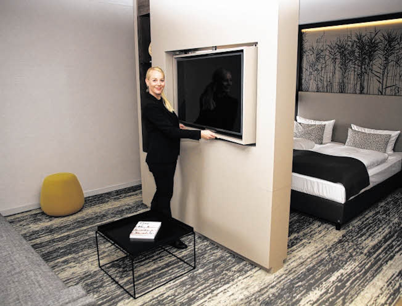 Zu den Neuerungen in den renovierten Hotelzimmern gehören Tablet-Computer, die Informationen zum Hotel, der Region, Unterhaltungsangeboten in der Stadt und vielem mehr bieten.