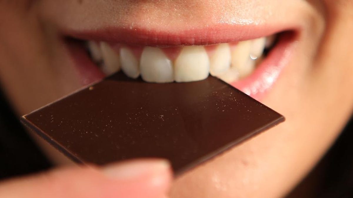Wer mal etwas Schokolade isst, ernährt sich noch nicht ungesund.