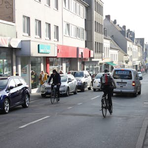 Auch die Geschäfte an der Dellbrücker Hauptstraße beteiligen sich am Aktionstag.