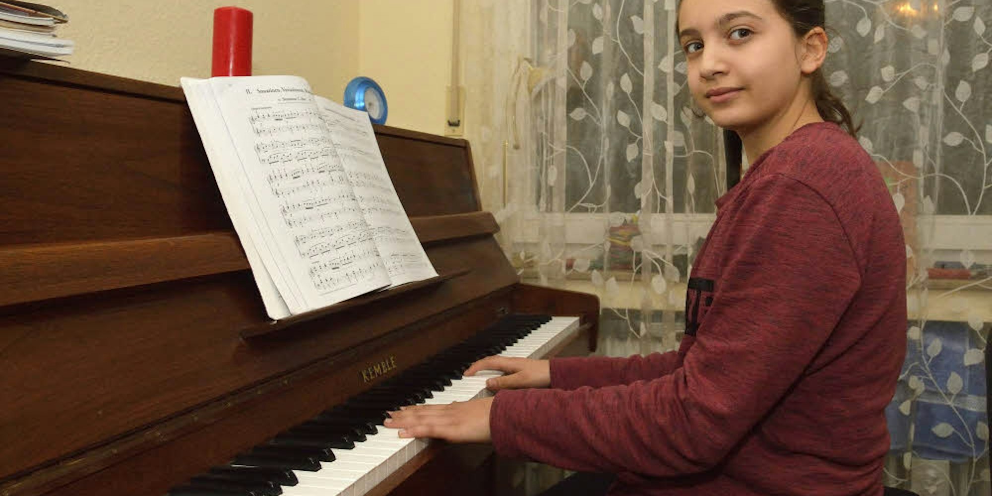 Minyar Kanna liebt das Klavierspielen. Am Sonntag tritt sie beim Abschlusskonzert von „Jugend musiziert“ in der Waldorfschule auf.