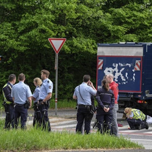 Tödlicher Abbiege-Unfall: An der Boltensternstraße wurde zuletzt eine 56-jährige Radlerin von einem Lastwagen erfasst.