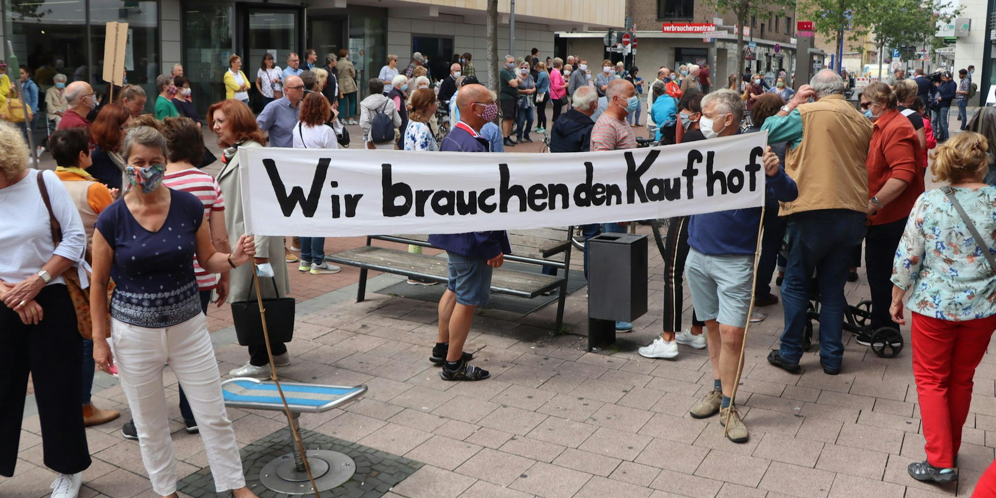 43 Mitarbeiter sind von der Schließung der Brühler Kaufhof-Filiale betroffen.