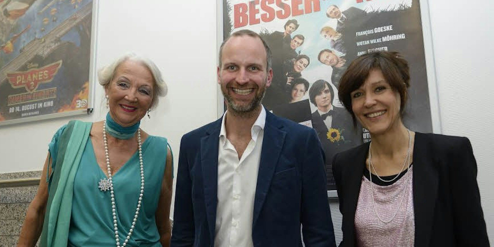 Zur Filmpräsentation in Bensberg traf Clemens Schaeffer (M.) seine Mutter Ingrid Schaeffer-Rahtgens (l.) und Regisseurin Ute Wieland.