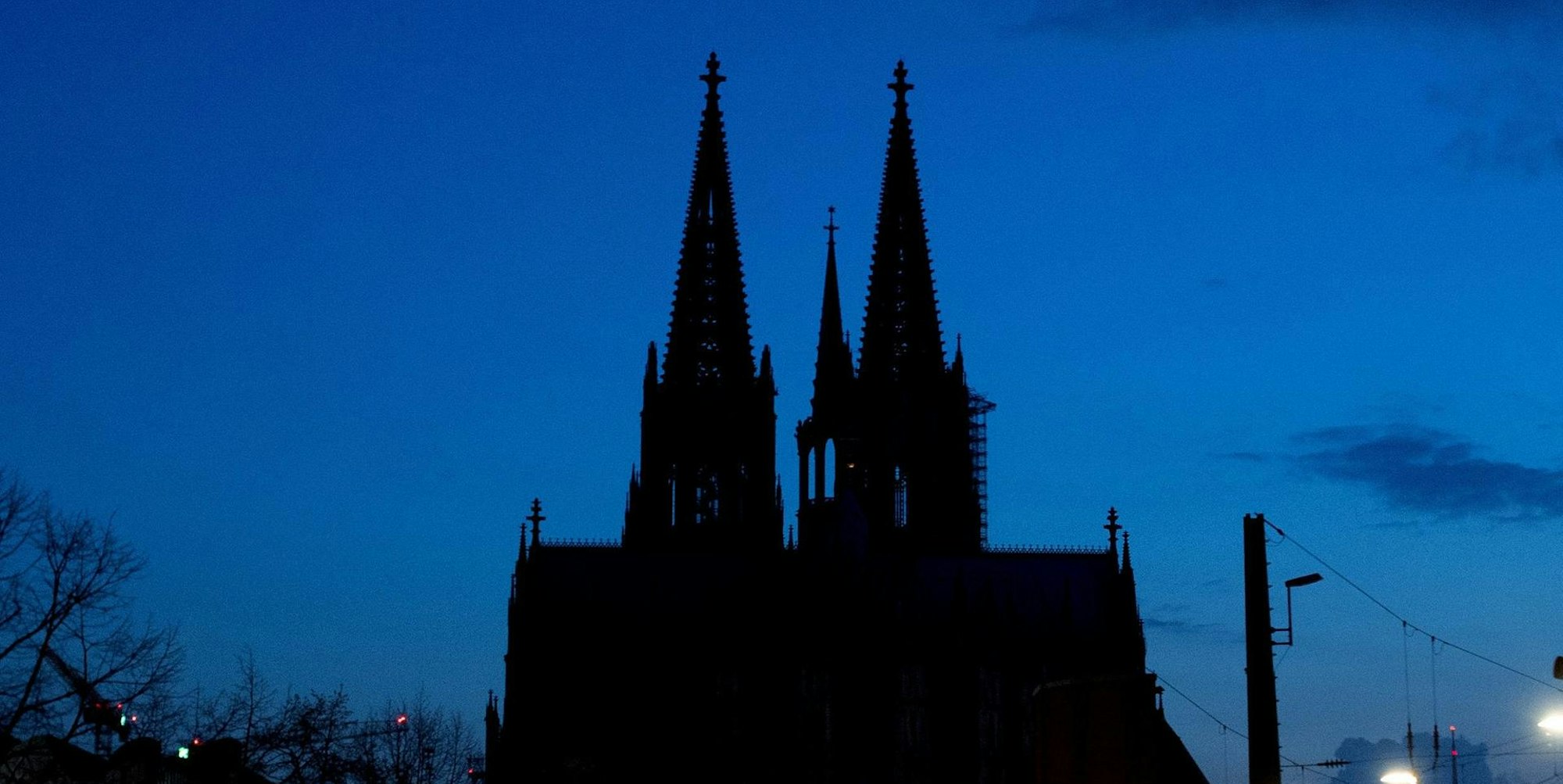 Dom Köln abends dpa