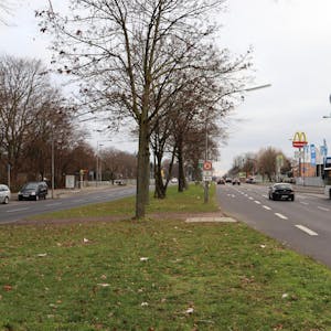 Auf der Frankfurter Straße will die Bezirksvertretung eine Busspur einrichten lassen.