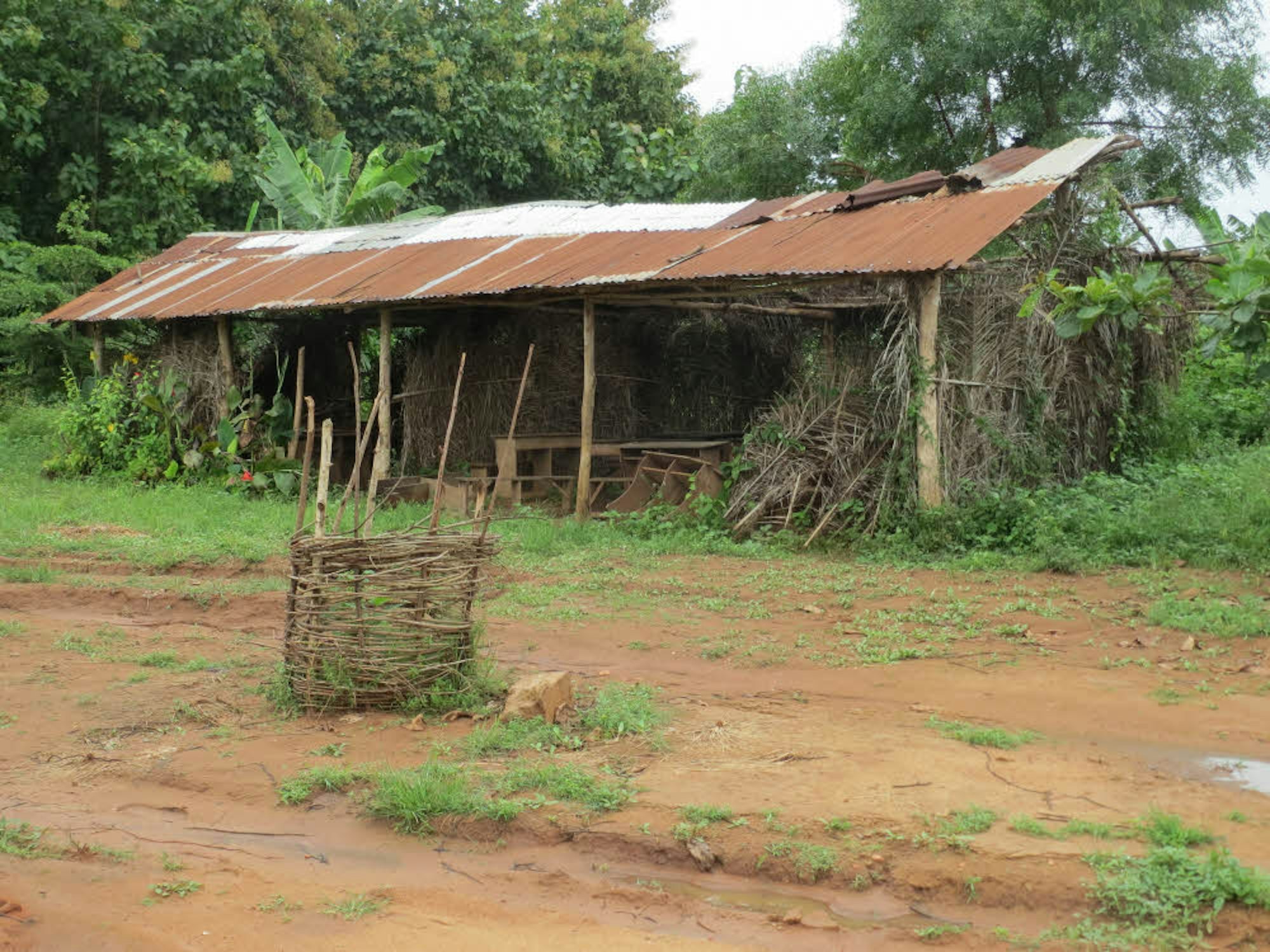 Die meisten Schulgebäude in Benin könnten einem Unwetter kaum standhalten.