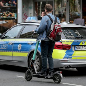 E-Scooter Symbol Polizei